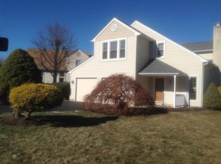 23 Pebble Dr, Horsham, PA 19044