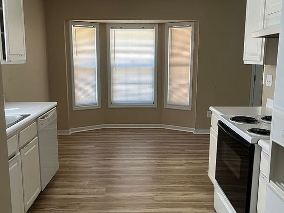 5th image of 1585 Clan Campbell Dr