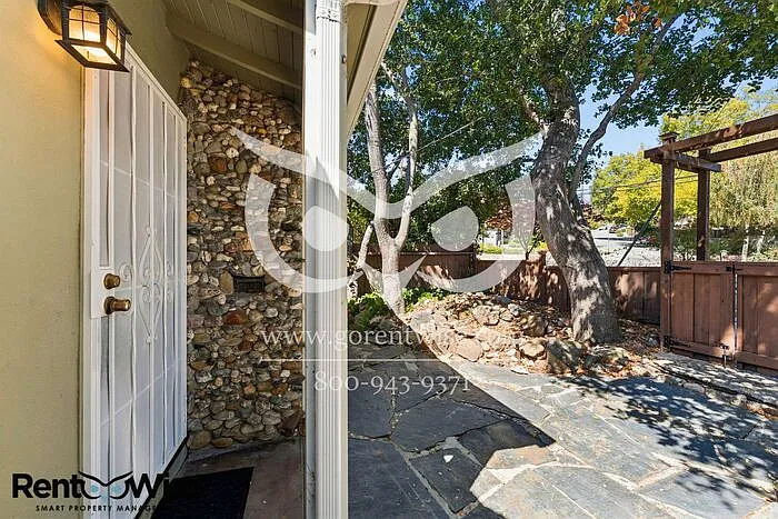 1 bed, 1.0 bath, 840 sqft, $3,695 — Photo 3