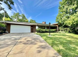 1911 SW 27th St, Topeka, KS 66611