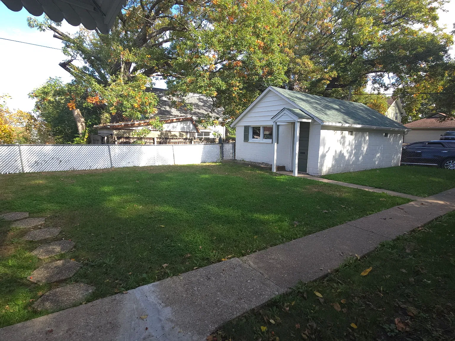 2 bed, 704 sqft, $1,335 — Photo 4