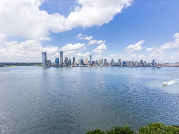 20 River Terrace image 11 of 26