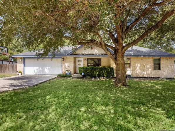 195 Lakeside, Seguin, TX 78155