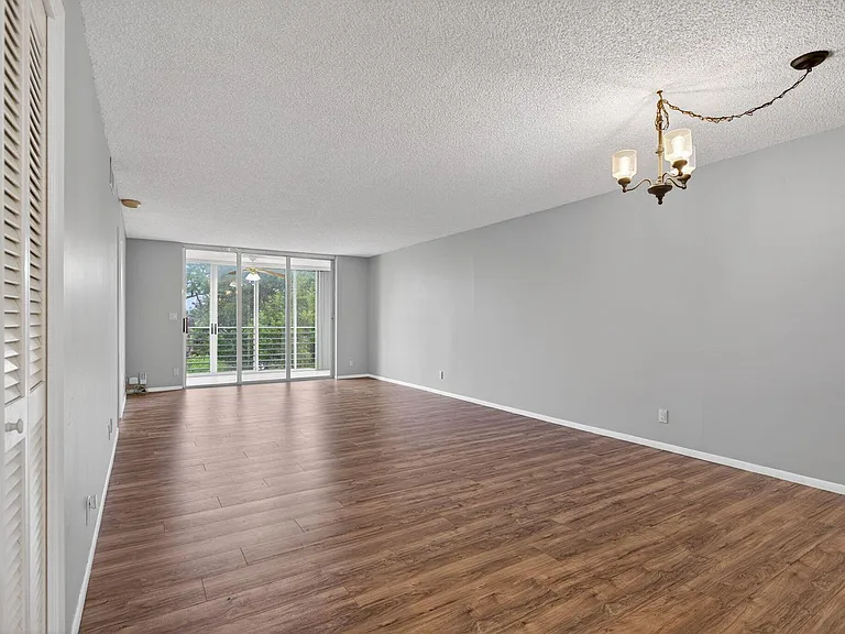 3503 Oaks Way #405 — Photo 13