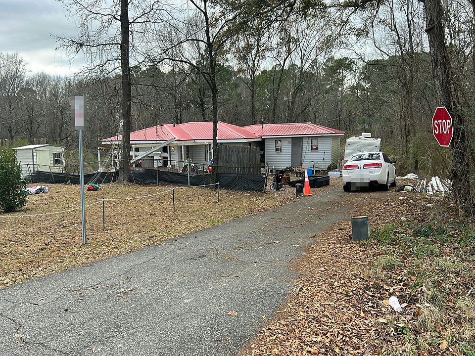 2nd image of 527 Jack Williams Rd