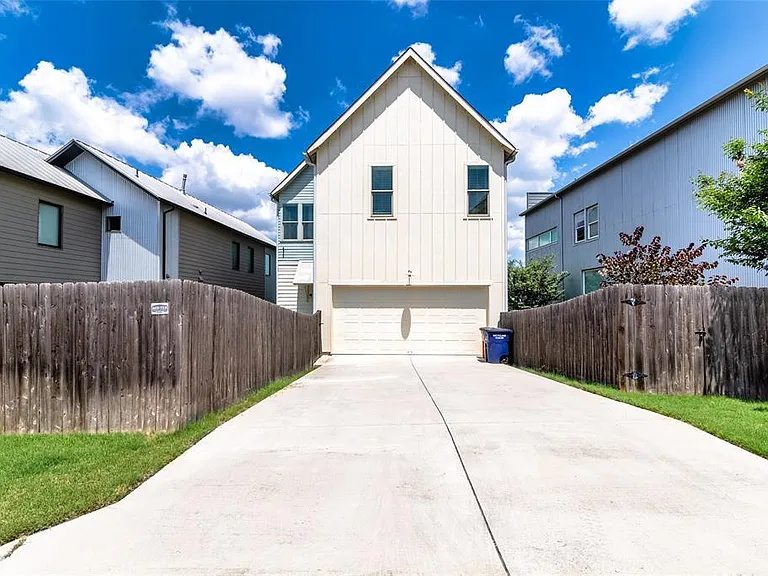 6025 Seville Dr — Photo 34