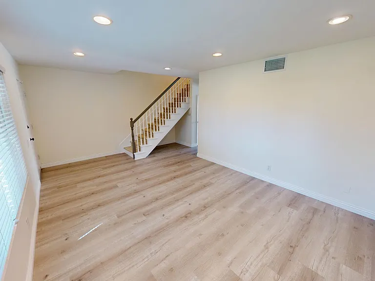588 Rio Grande Cir — Photo 5