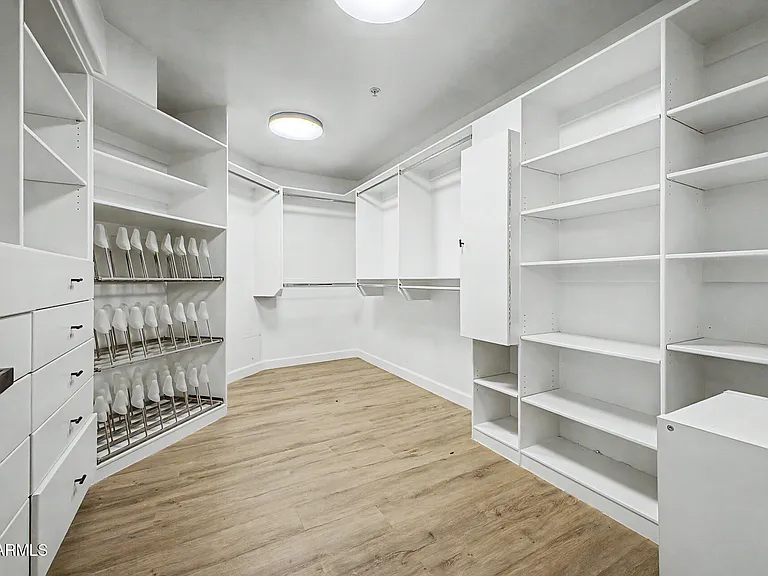 2311 E Colter St — Photo 24