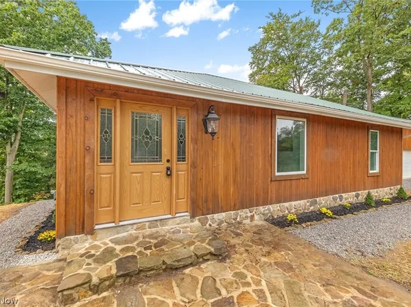 3379 Lake St, Beloit, OH 44609