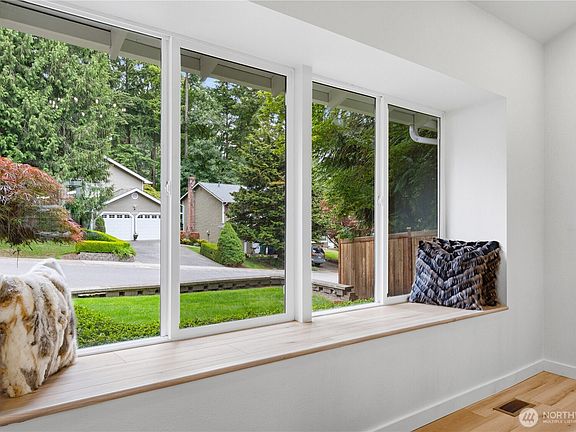 2nd image of 18009 NE 103rd Ct