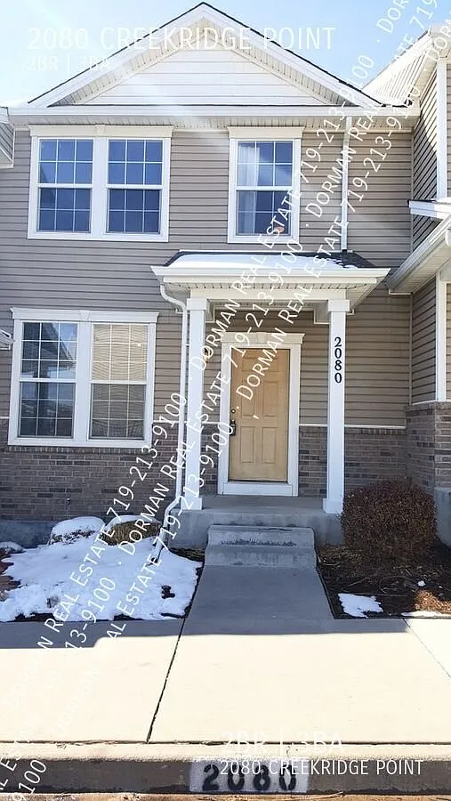 Cute and Cozy Townhome with 2 Separate Primary Suites and Central AC! — Photo 2