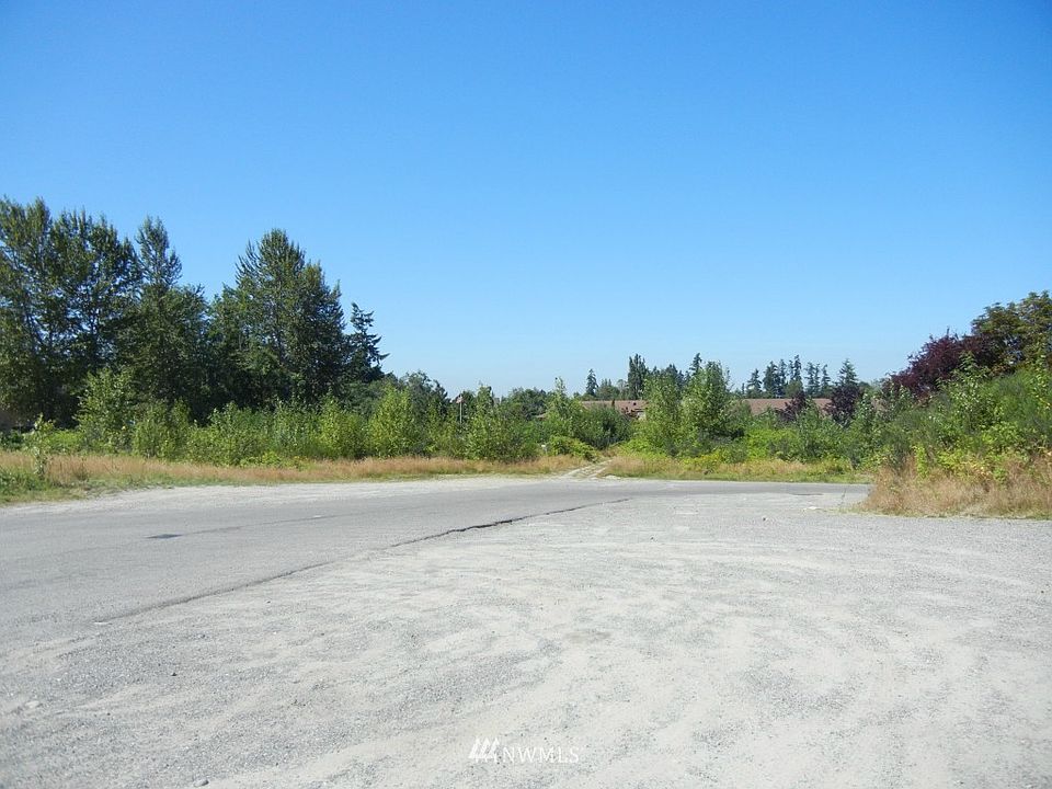 2nd image of 524 Meridian Avenue E