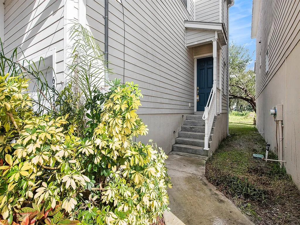 3 bed, 2.5 bath, 1936 sqft, $2,900 — Photo 4