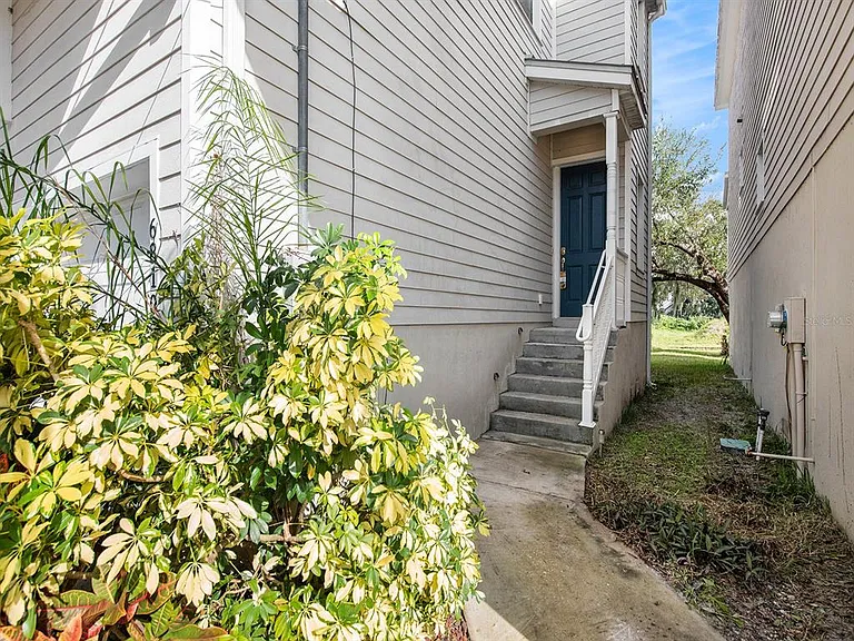 6810 S Kissimmee St — Photo 4