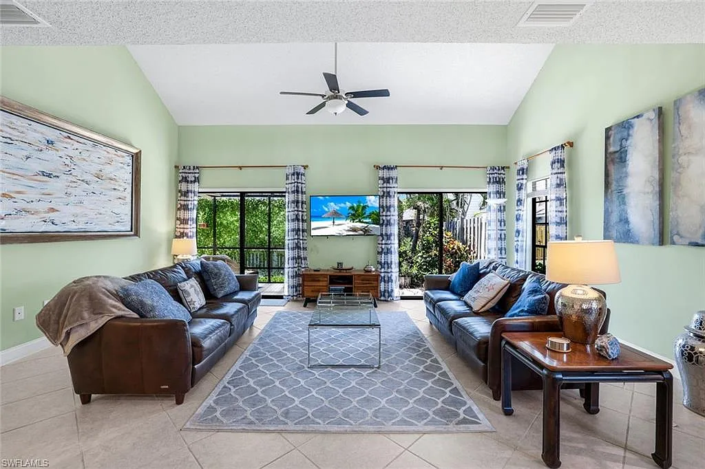 3 bed, 2.5 bath, 1744 sqft, $6,500 — Photo 4