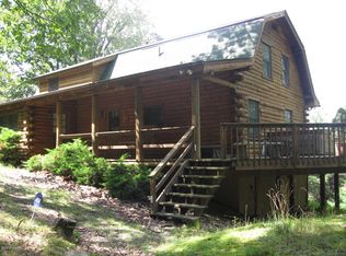 21 & 22 Forest Breeze Ln, Tafton, PA 18464