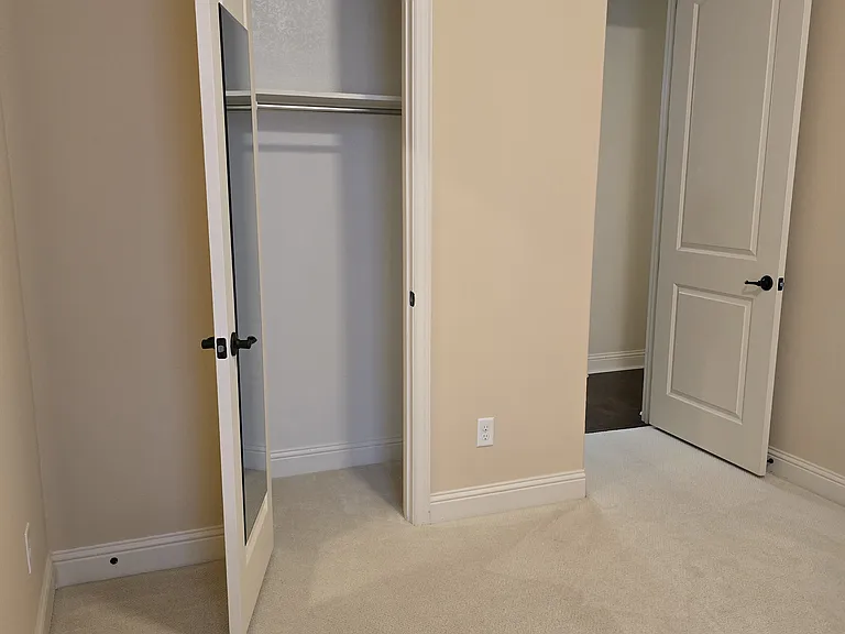 7924 Osborn Pkwy — Photo 18