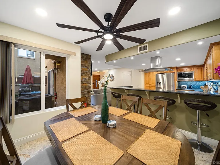 886 Felspar St — Photo 15