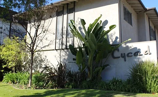 1740 Huntington Dr — Photo 1