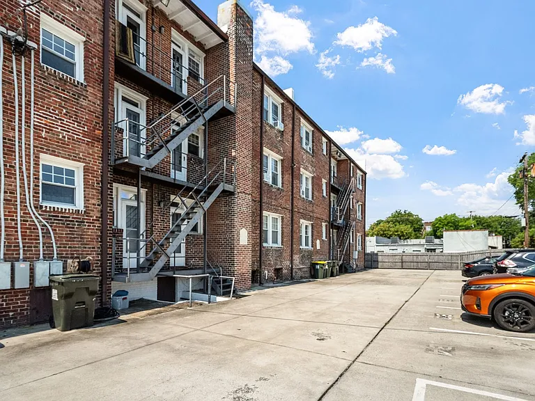 742 Washington Park #B4 — Photo 27