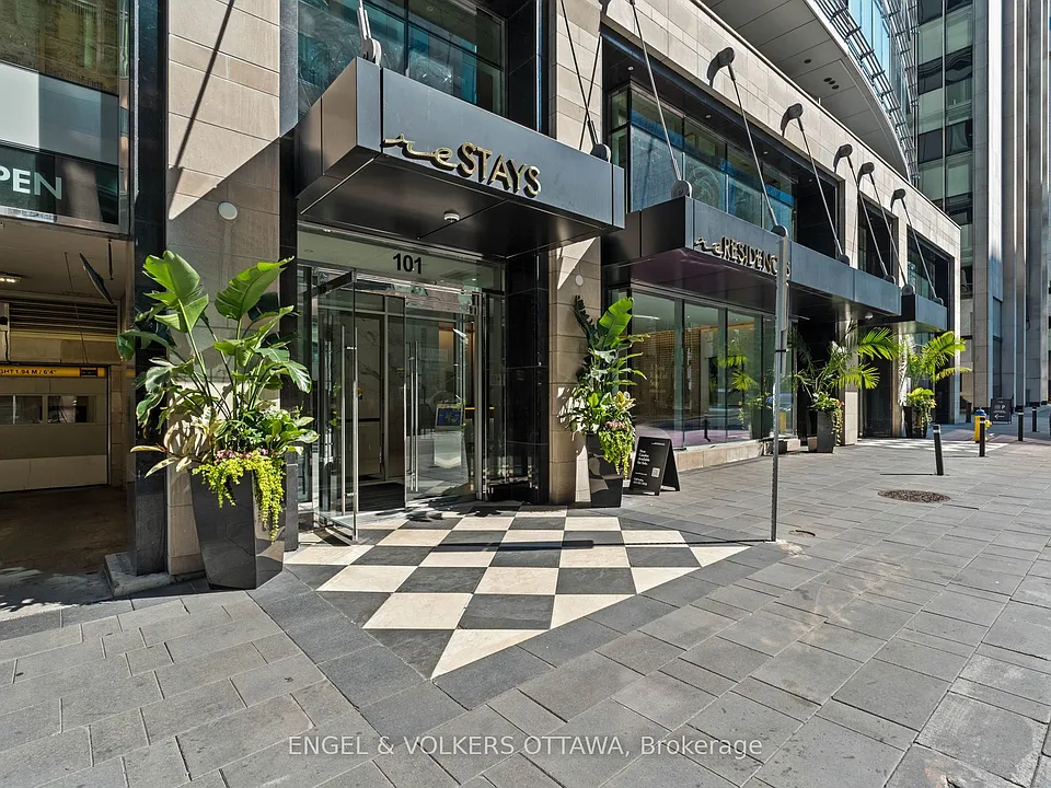 101 Queen St #1201