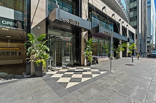 101 Queen St Photo 1