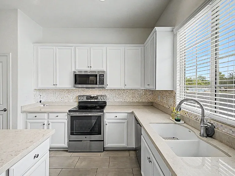2540 N 149th Ave — Photo 14