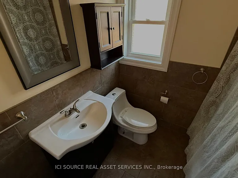 17 Hubert Ave #MAIN FL — Photo 11