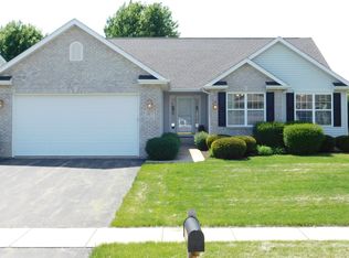 1157 Oxford Cir, Sycamore, IL 60178