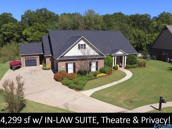 2402 Rothmore Dr SW, Huntsville, AL 35803