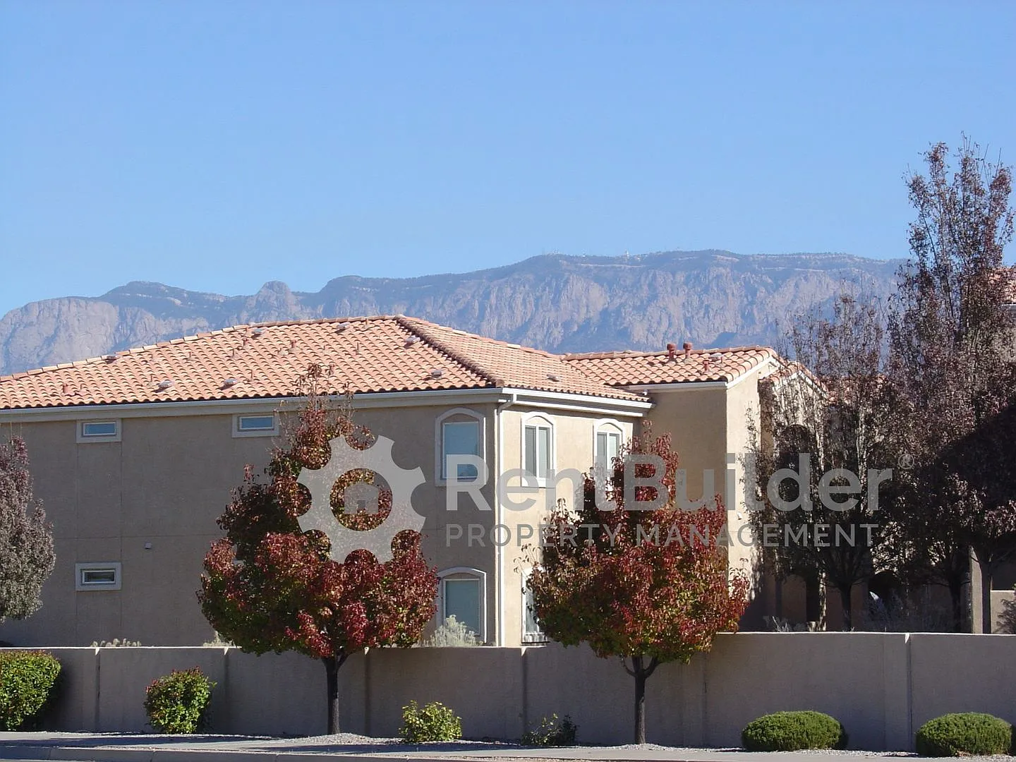 3 bed, 2.0 bath, 1250 sqft, $1,695 — Photo 2