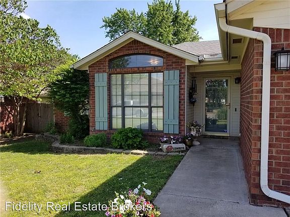 2nd image of 1316 Teakwood Dr