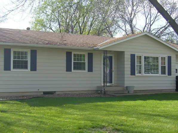 3 Belmont Dr, York, NE 68467