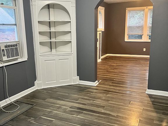4th image of 1117 Woodlawn Ave