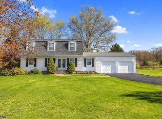 1 Hunter Dr, Long Valley, NJ 07853
