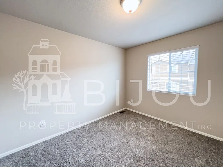 7661 Silver Larch Point — Photo 18