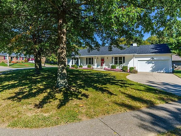 2nd image of 295 Saratoga Cir