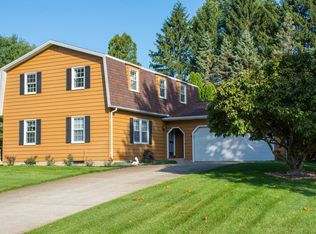 16655 Valley Forge Ln, Granger, IN 46530