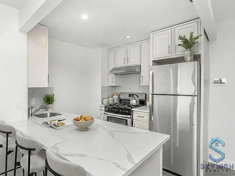 46-02 70th St #6K — Photo 2