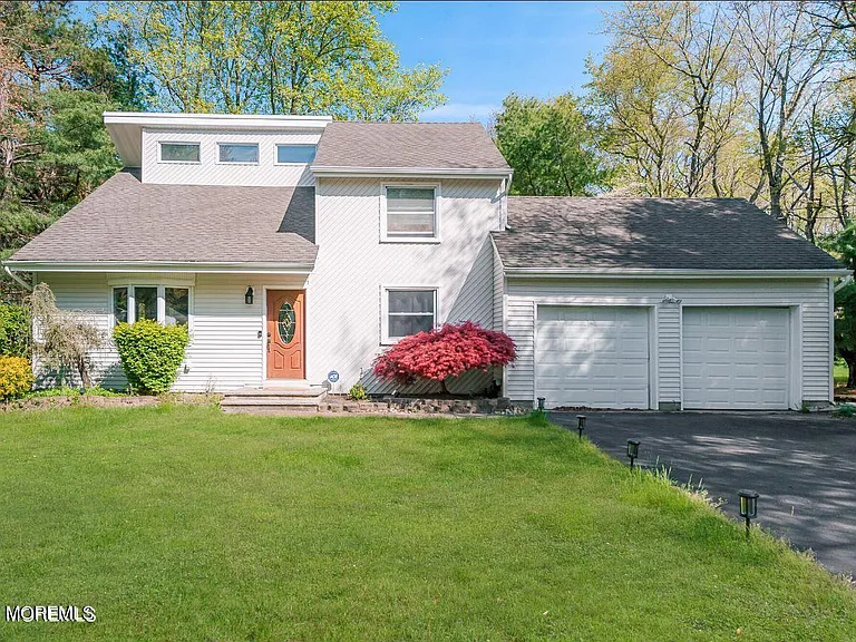 627 Eltone Rd — Photo 1