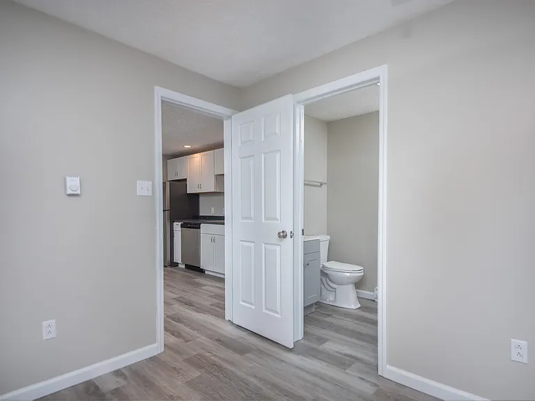 1064 Willowdale Rd #E — Photo 7