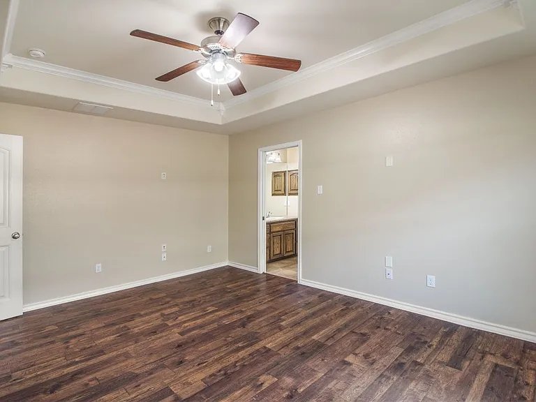 3825 Kangaroo Ct — Photo 9