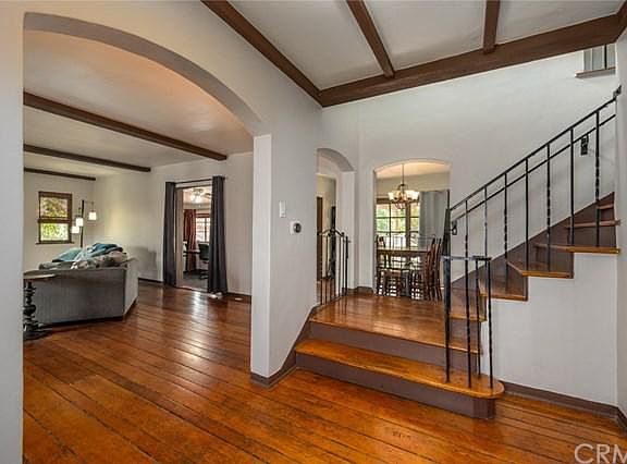 5th image of 3280 N Mayfield Ave