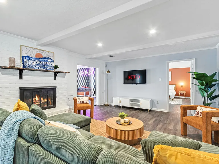 17403 Spicewood Springs Ln — Photo 1