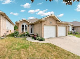 10 Villa Ct, Chatham Kent, ON N7L 5P5