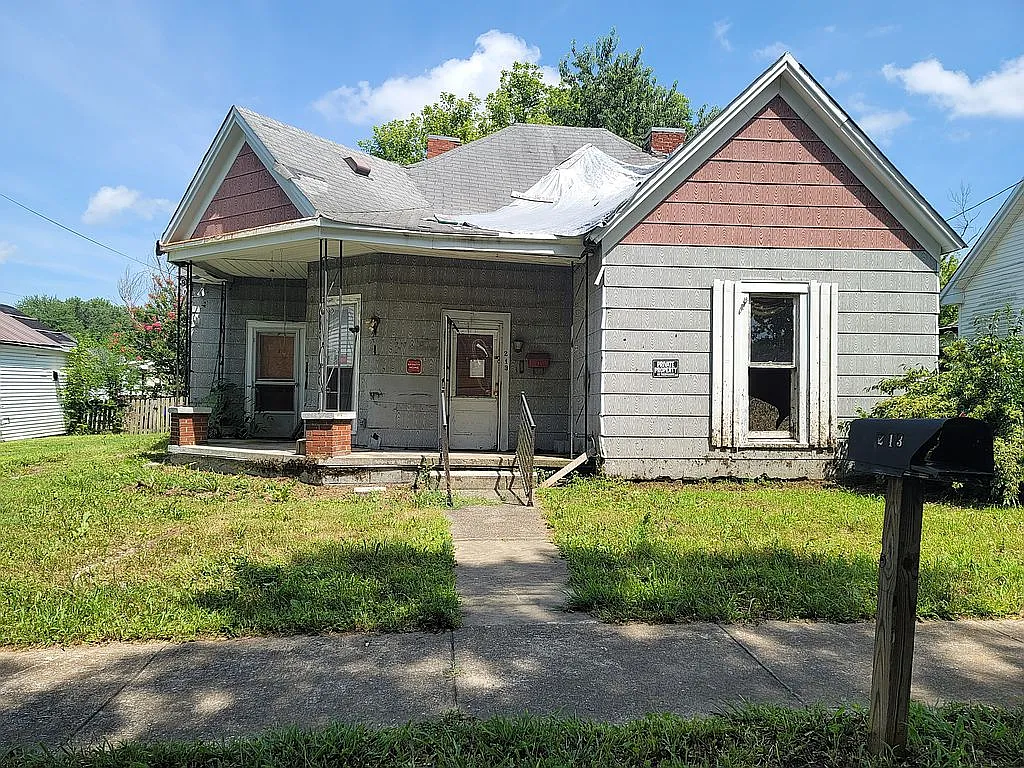 213 Liberty St photo 1