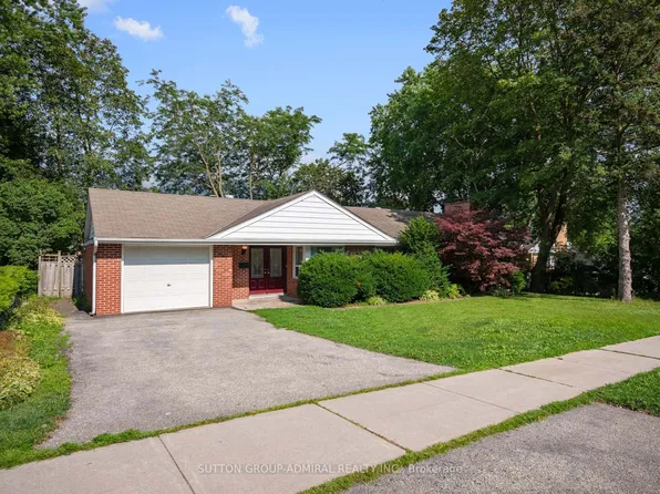 261 Carol Ave, Newmarket, ON L3Y 4T2