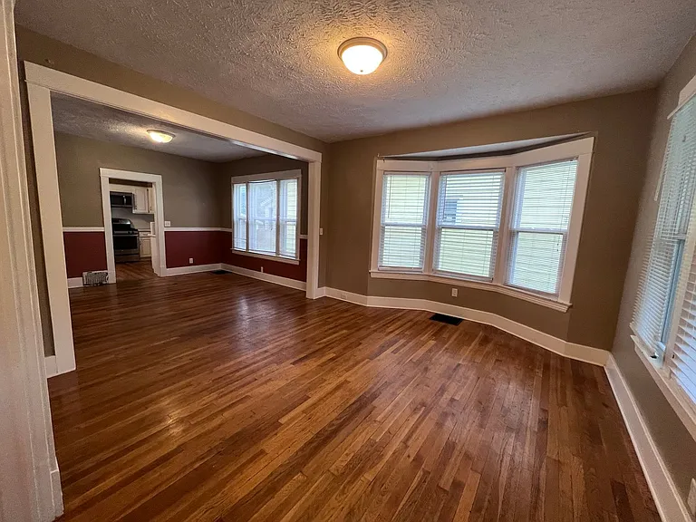 1040 Powers Ave NW — Photo 10