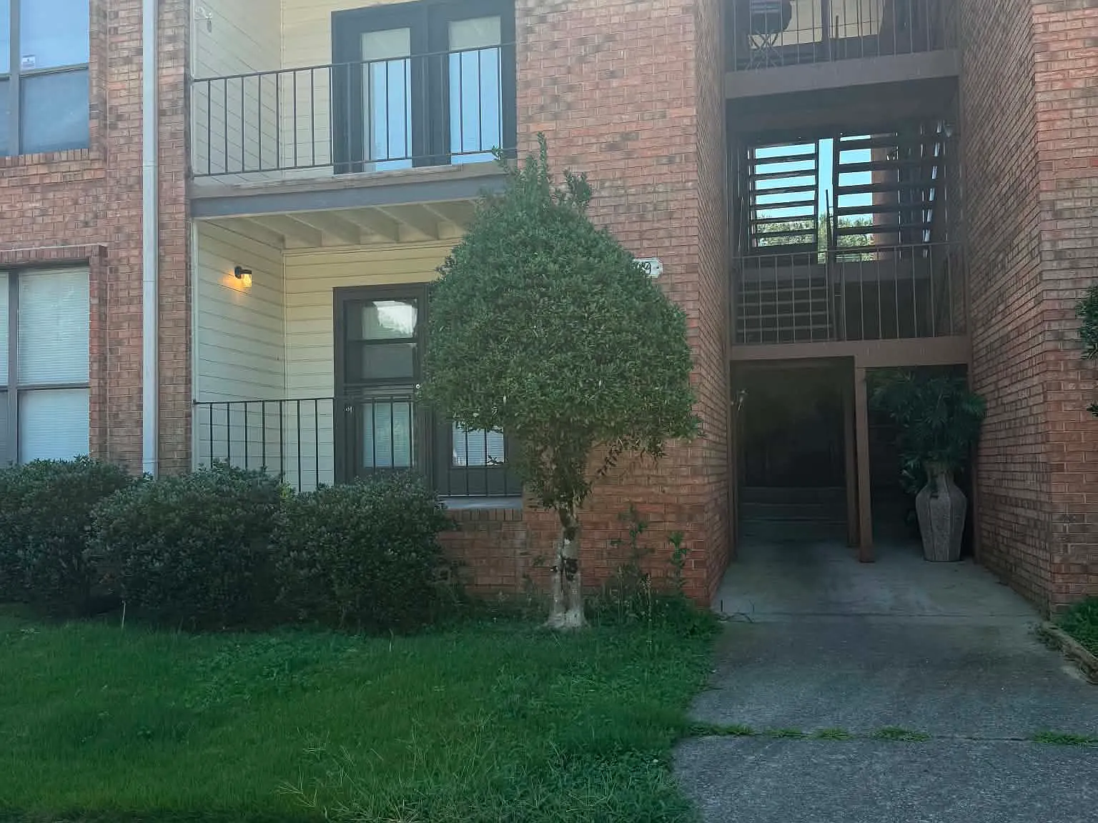 2 bed, 1068 sqft, $1,000 — Photo 1