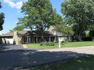 54 Willowbrook Rd, Hutchinson, KS 67502